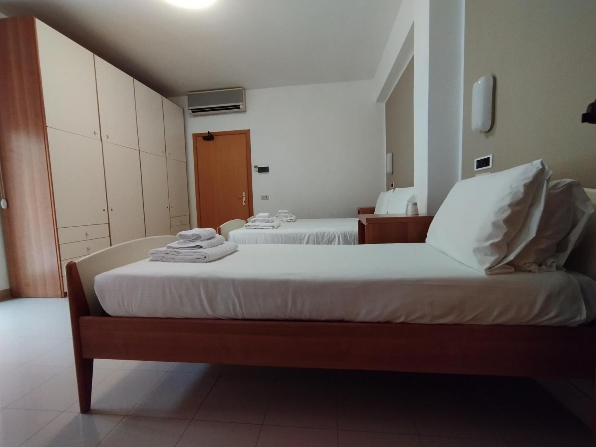 Hostel Ah Roma Zewnętrze zdjęcie