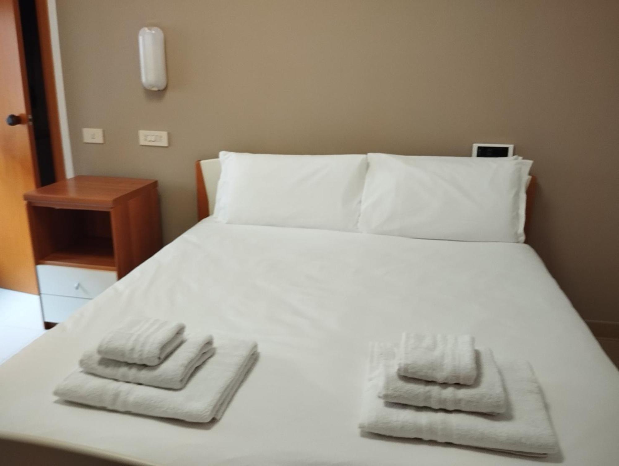 Hostel Ah Roma Zewnętrze zdjęcie