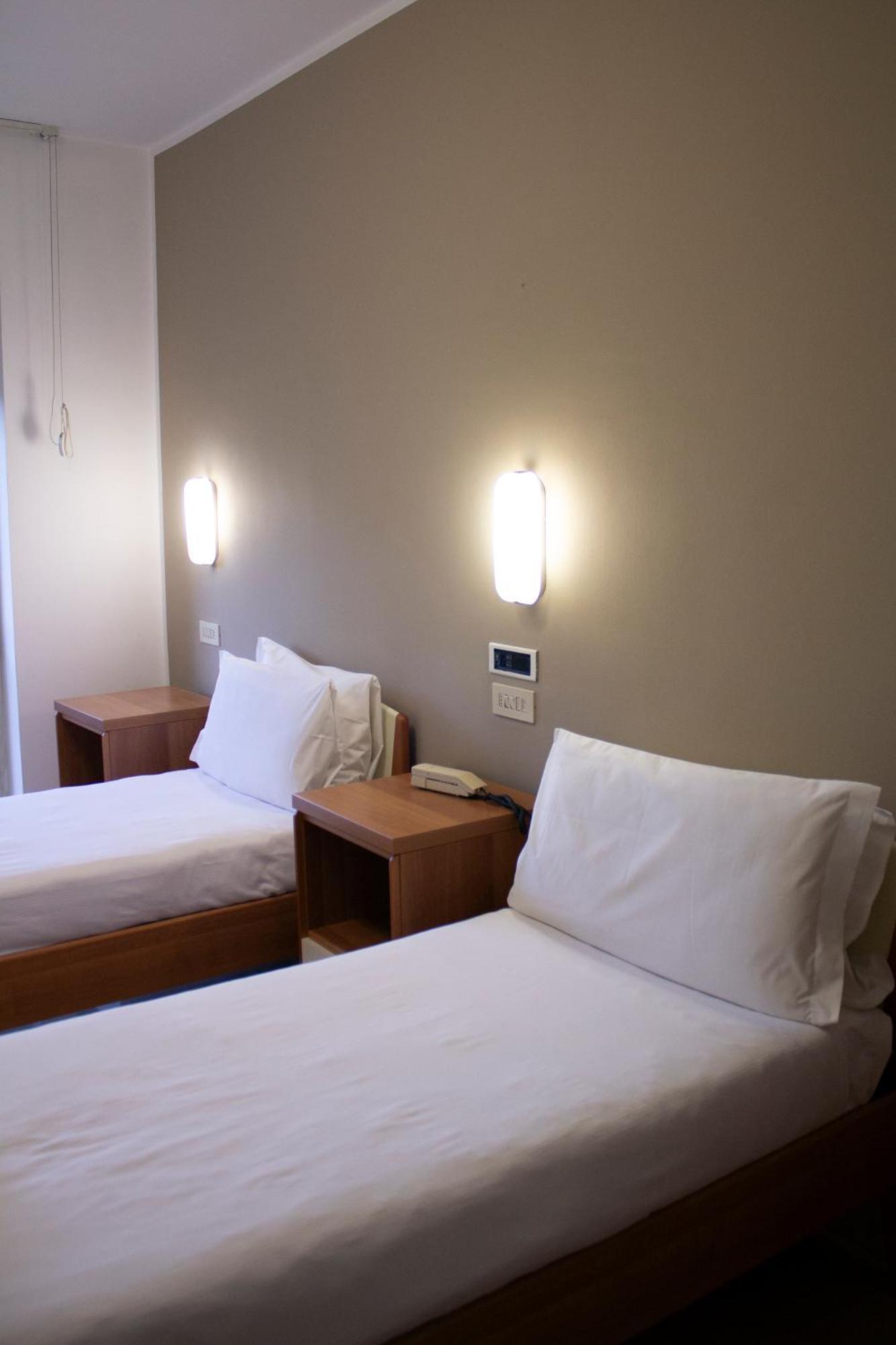 Hostel Ah Roma Zewnętrze zdjęcie